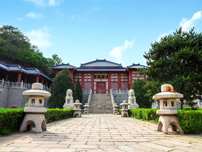 怀思堂有名人墓吗（怀思堂安葬着呢些名人呢）