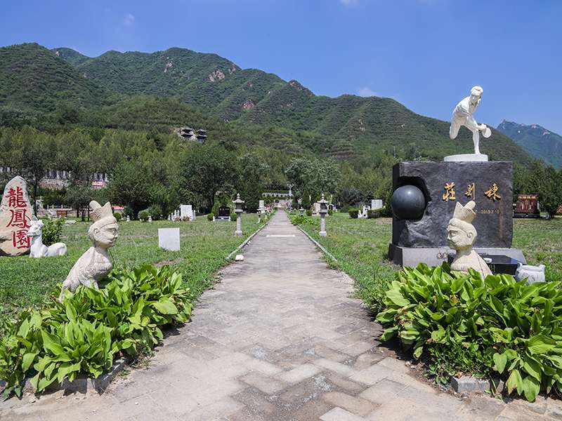 墓碑朝向对于墓地的影响大吗(凤凰山陵园价格多少）