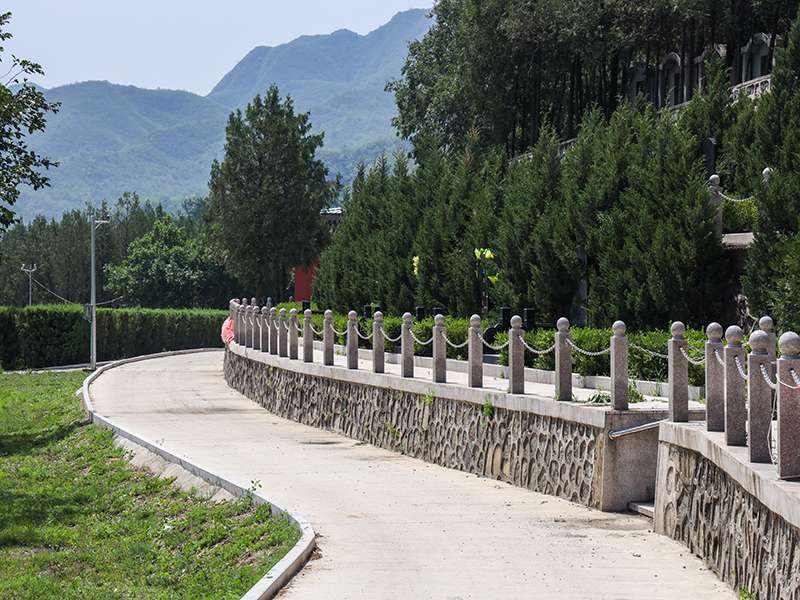 凤凰山陵园出售多少个纪念碑（凤凰陵电话号码多少）