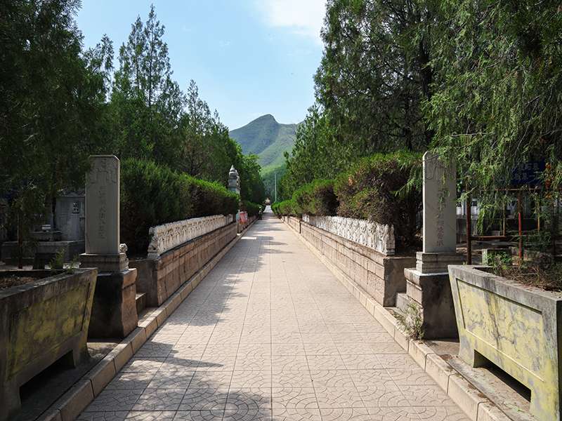 北京炎黄陵园价格是多少（炎黄陵园怎么样呢）