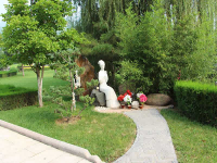 天寿陵园和灵山宝塔陵园该怎么选（陵园价格多少）