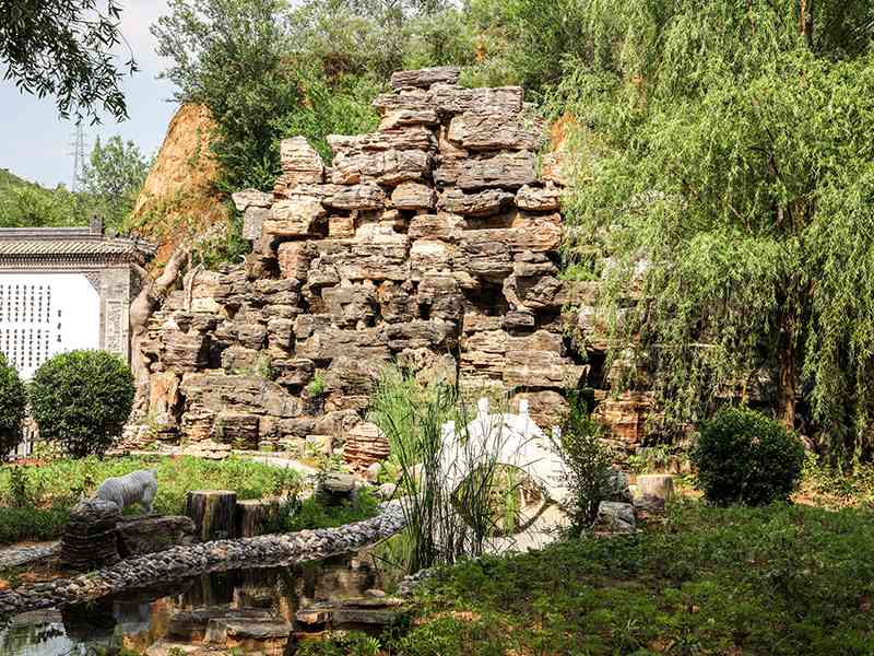 金山陵园电话如何找到(公共交通能否直达金山陵园)